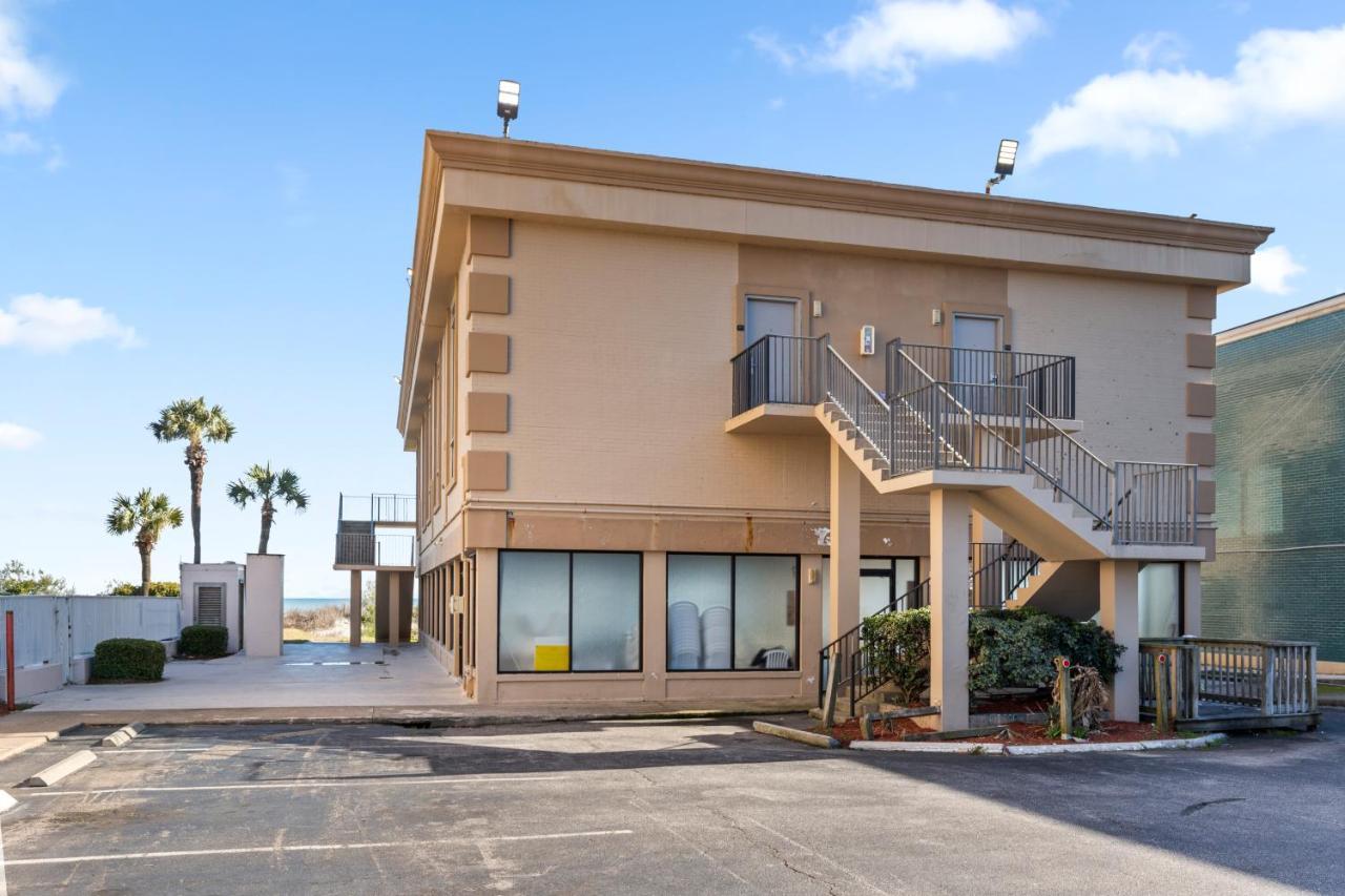 Ocean Crest Inn And Suites Myrtle Beach Exterior photo